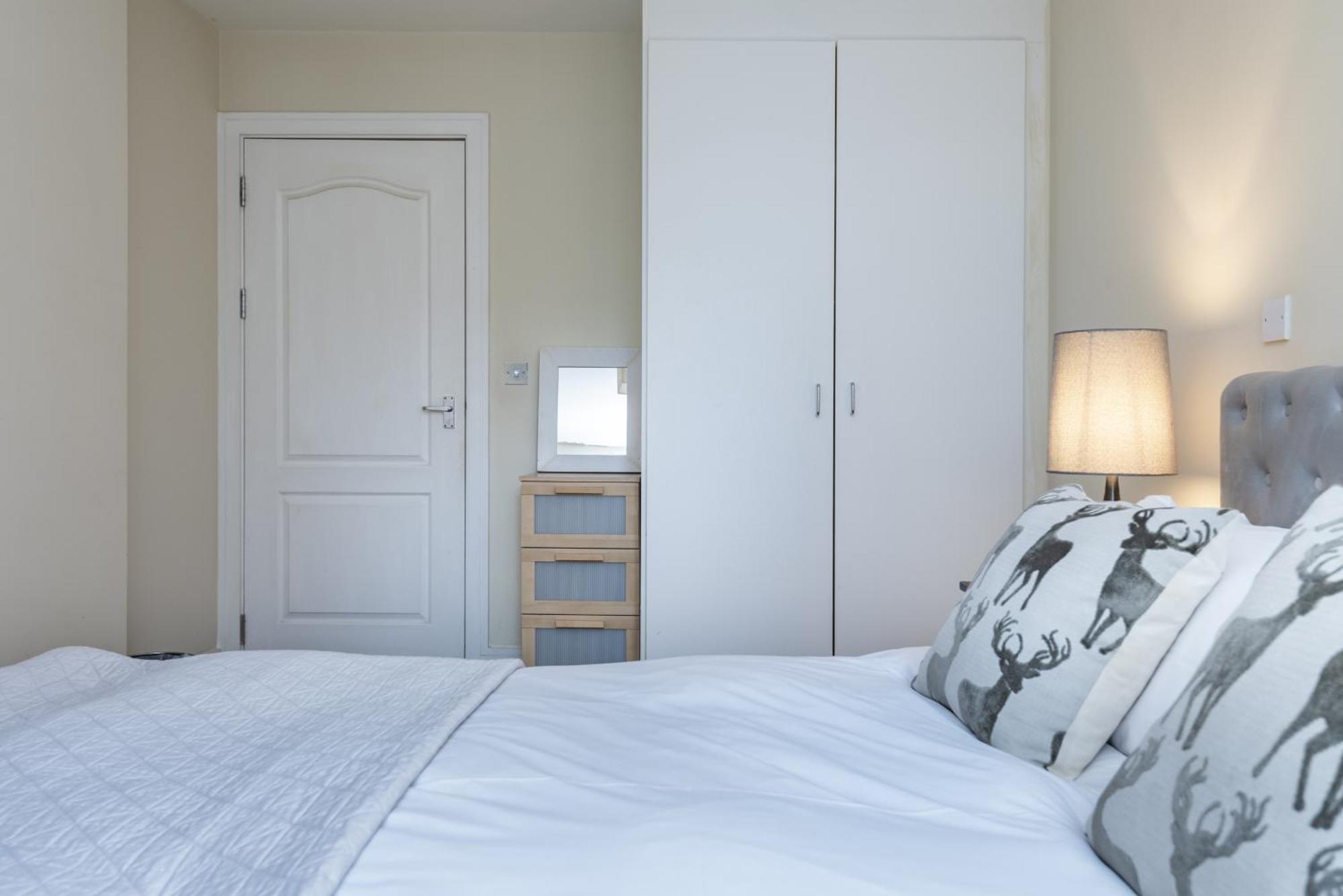 Riverside Apartment London Bagian luar foto